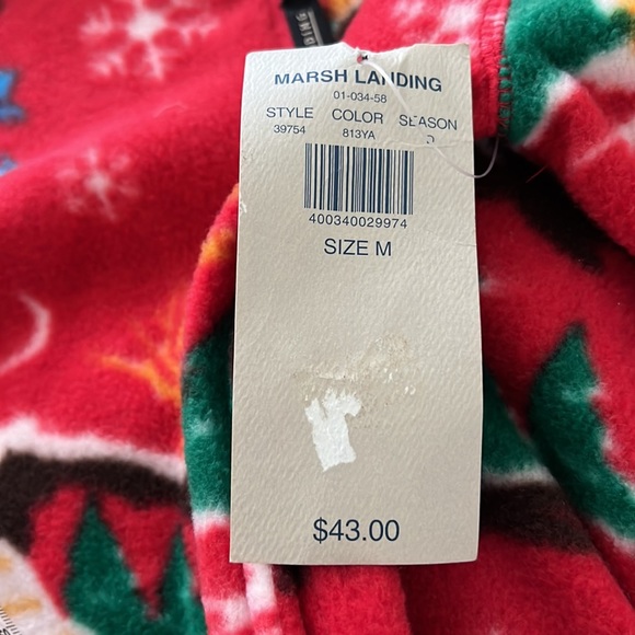 Red Winter Scenes Fleece - Picture 7 of 7